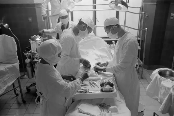 The Evolution And Trends Of Medical Scrubs: From Aprons To Antimicrobials